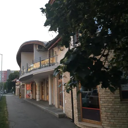 Apartmán Konde A Dunajska Streda
